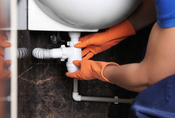 Professional Plumbing Service in Seven Hills replacing pipe